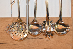 Voll ausgestattete moderne Küche